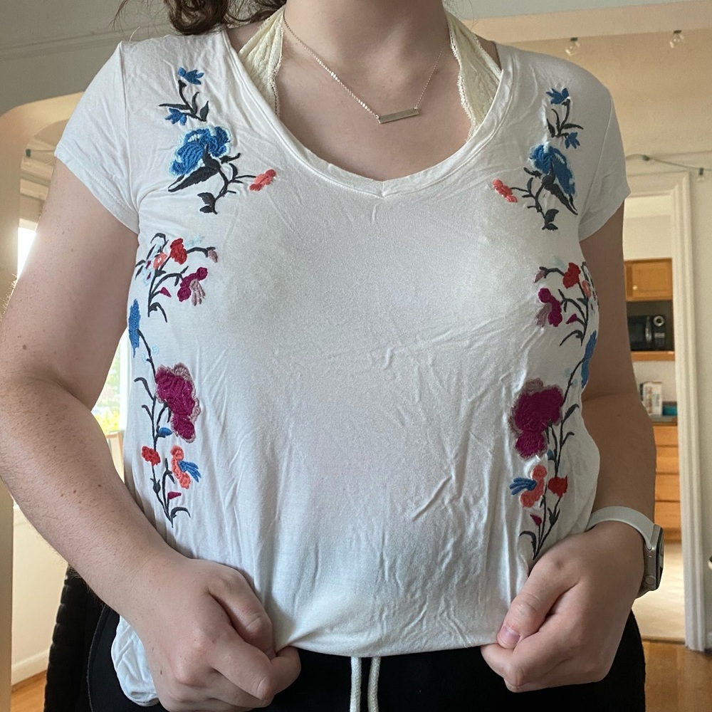 American Eagle White V-Neck